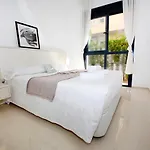 Fantastic With Ac, Pool And Bbq *
