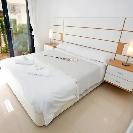 Fantastic With Ac, Pool And Bbq *