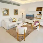 Дом отдыха Fantastic With Ac, Pool And Bbq