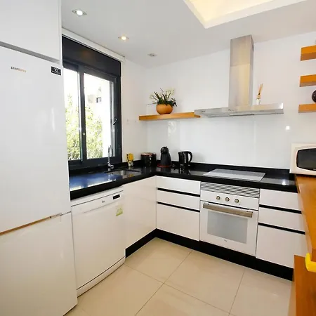 Fantastic With Ac, Pool And Bbq Holiday home