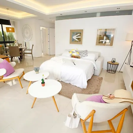 Holiday home Fantastic With Ac, Pool And Bbq *